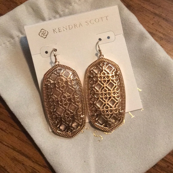 Kendra Scott Jewelry - NWOT Kendra Scott Rose Gold Filigree Danielle